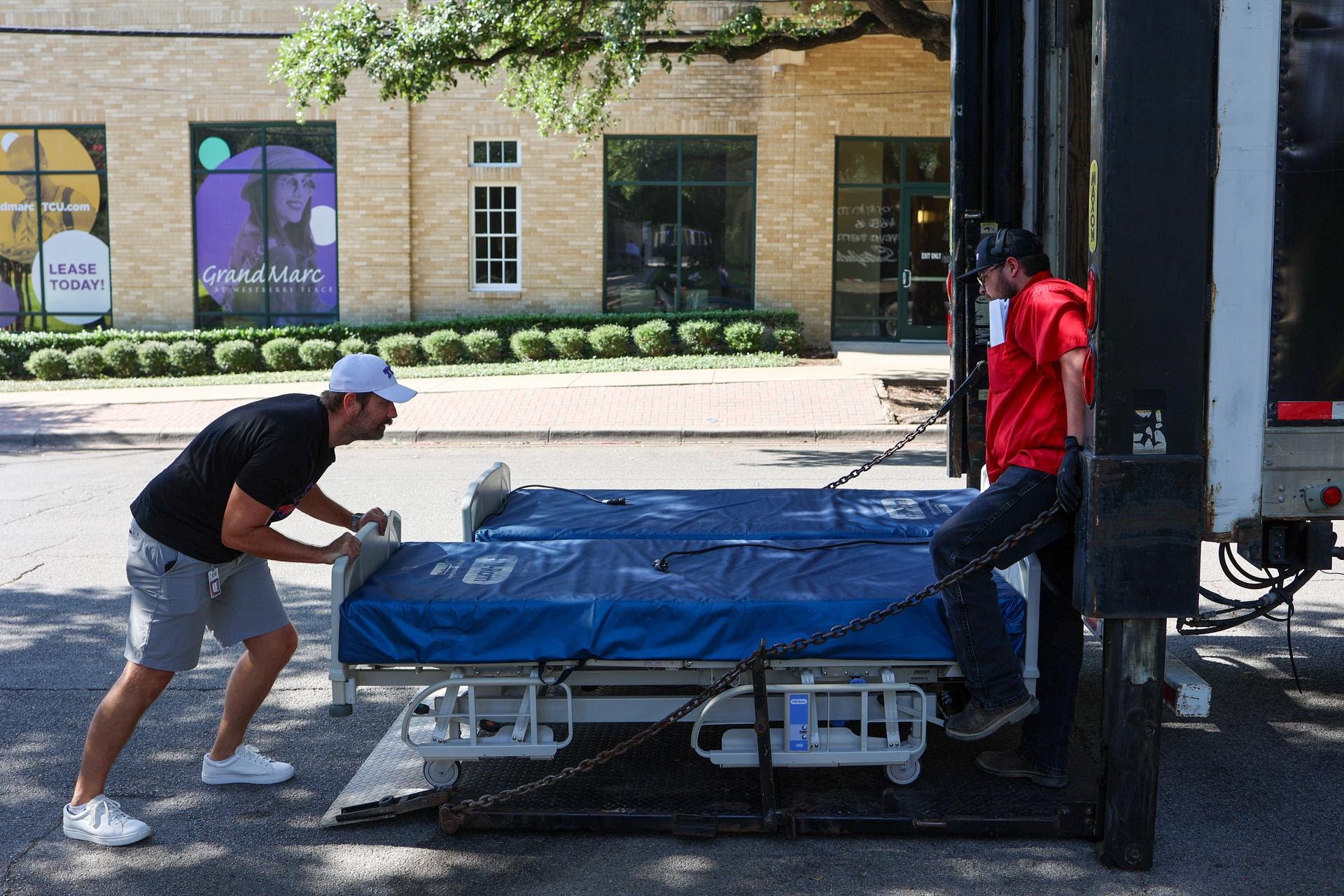 TCU donates to AOMH